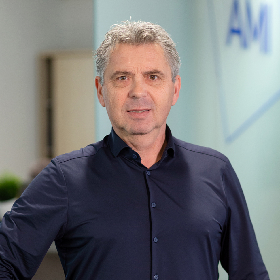 HANS HOLZER